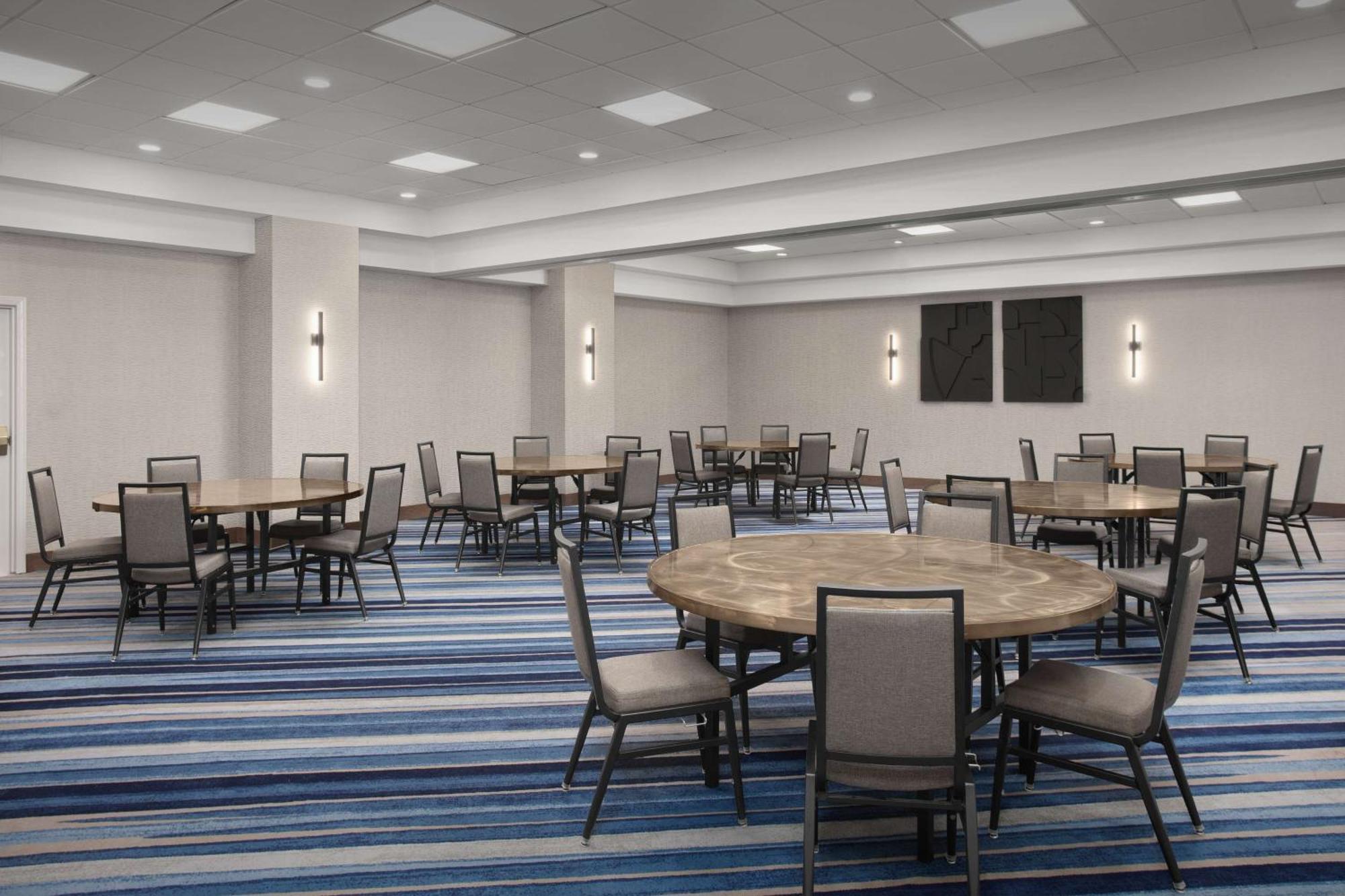 Embassy Suites By Hilton Dallas Near The Galleria Exterior foto